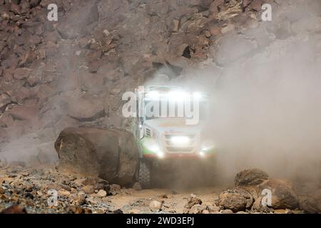 607 DE GROOT Richard (nld), HULSEBOSCH Jan (nld), VAN ROOIJ Martijn Johannes Martinus (nld), Feuerwehrleute Dakar Team, Iveco Powerstar, FIA Truck, Aktion während der 11. Etappe der Dakar 2024 am 18. Januar 2024 zwischen Al Ula und Yanbu, Saudi Arabien - Foto Antonin Vincent / DPPI Stockfoto