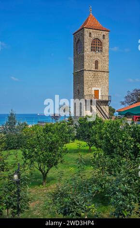 Glockenturm der ehemaligen griechisch-orthodoxen Kirche Hagia Sophia in Trabzon. Türkei Stockfoto