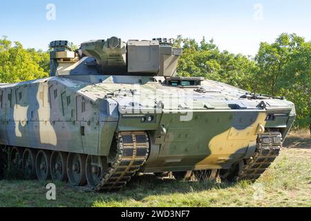 Ungarische Lynx Infanterie Kampffahrzeug (IFV) mit 30 mm Maschinengewehr Stockfoto