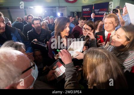 Der republikanische Präsidentschaftskandidat, der ehemalige UN-Botschafter und ehemalige Gouverneur von South Carolina, Nikki Haley, kämpfte am 20. Februar 2023 für die Vorwahl in New Hampshire in Exeter, New Hampshire Town Hall. (Rick Friedman) Stockfoto