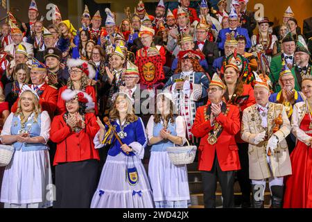 Bundeskanzler begrüßt Karnevals-Prinzenpaare im Bundeskanzleramt - Empfang des Bundes Deutscher Karneval und Abordnungen mit Prinzenpaaren aus dem Bundesländer durch den Bundeskanzler. Die Karnevalisten beim Empfang. DEU, Deutschland, Berlin, 18.01.2024: *** Bundeskanzler begrüßt Karnevalspärchen beim Empfang des Bundeskanzleramtes und Delegationen mit fürstlichen Paaren aus den bundesländern durch den Bundeskanzler die Karnevalspärchen am Empfang DEU, Deutschland, Berlin, 18 01 2024 Stockfoto