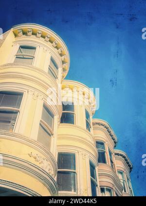 Niedrigwinkelaufnahme in San Francisco Architekturbauten am Morgen. Stockfoto