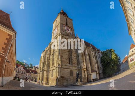 BRASOV, SIEBENBÜRGEN, RUMÄNIEN - 11. JULI 2020: Schwarze Kirche, eine Kirche, die von der deutschen Gemeinde im gotischen Stil erbaut wurde. Stockfoto