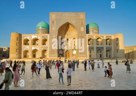 Mir-i-arabische Madrasa von Po-i-Kalan (POI Kalan) - islamischer religiöser Komplex in Buchara. Stockfoto