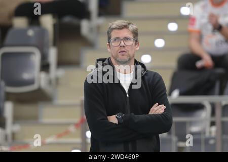 Trainer Stefan Hubner von SVG Luneburg war beim Volleyballspiel der CEV Champions League Volley 2024 zwischen Jastrzebski Wegiel und SVG Luneburg in Hall (jastrzebie-Zdroj) zu sehen. Endpunktzahl: Jastrzebski Wegiel 3:0 (25:17, 25:16, 25:19) SVG Lüneburg. Stockfoto