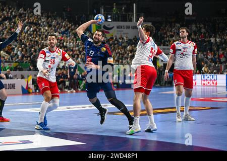 Köln, Deutschland. Januar 2024. Nikola Karabatic (Frankreich) während des EHF Euro 2024-Spiels von Menâ&#x80;&#x99;zwischen Frankreich und Kroatien in der Lanxess Arena in Berlin, Köln Credit: Independent Photo Agency/Alamy Live News Stockfoto