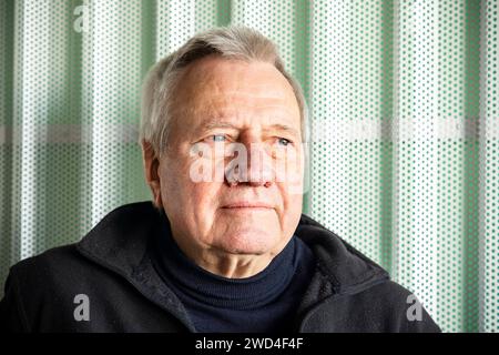 Der Architekt vom SEZ Zentrum Günter Reiss posiert für ein Bild in