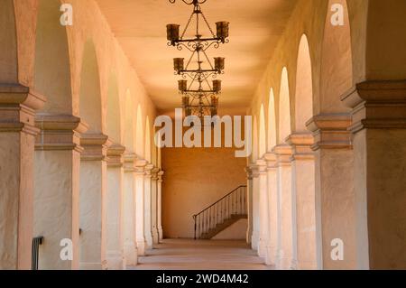 Korridor, Casa del Prado, Balboa Park, San Diego, Kalifornien Stockfoto