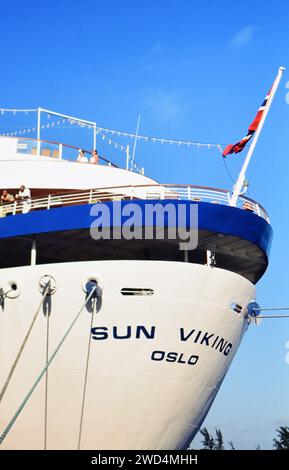 Sun Viking Kreuzfahrtschiff in Nassau CA. Ende der 1990er Jahre Bitte schreiben Sie der Fotografin Joan Iaconetti zu. Stockfoto