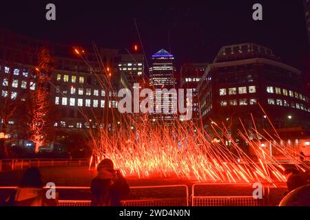 London, England, Großbritannien. Januar 2024. Signature von Vendel und de Wolf, Teil der diesjährigen Winter Lights Installationen in Canary Wharf. (Kreditbild: © Vuk Valcic/ZUMA Press Wire) NUR REDAKTIONELLE VERWENDUNG! Nicht für kommerzielle ZWECKE! Stockfoto