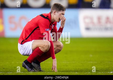 Arnheim, Niederlande. Januar 2024. ARNHEM, NIEDERLANDE - 18. JANUAR: Wessel wurde beim TOTO KNVB Cup Spiel zwischen Vitesse und AFC im GelreDome am 18. Januar 2024 in Arnheim niedergeschlagen. (Foto von Rene Nijhuis/Orange Pictures) Credit: Orange Pics BV/Alamy Live News Stockfoto