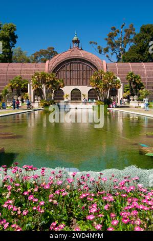 Botanische Gebäude mit Laguna de Las Flores, Balboa Park, San Diego, Kalifornien Stockfoto