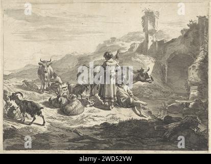 Stehende Spinster, Cornelis Visscher (II), nach Nicolaes Pietersz Berchem, 1638–1658 Druck in einer sanften Landschaft mit einer Ruine steht ein Hirte, der zwischen seinen Rindern ruhen kann. Neben ihm spinnt eine Frau Wolle, und im Hintergrund melkt eine zweite Frau eine Kuh. Haarlem Papierätzung / Gravur Spinning (Herstellung von Garnen). Landschaften. Hirten, Hirten, Hirten, Hirten, Hirten, Hirten, Hirten, Kuhhirte usw. Rinder. Melken Stockfoto