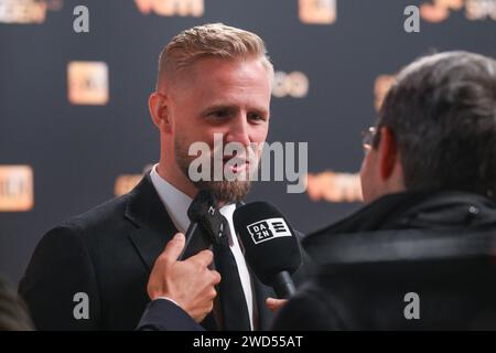 Antwerpen, Belgien. Januar 2024. Kasper Schmeichel wurde während der 70. Herrenausgabe der Goldens Shoe Award Zeremonie und der 8. Frauenausgabe dargestellt. Der Golden Shoe, Gouden Schoen, Soulier d'Or, ist eine Auszeichnung für den besten Fußballspieler der belgischen Jupiler Pro League Meisterschaft im Jahr 2023. Der Frauenpreis wird für die beste belgische Spielerin des Jahres 2023 verliehen. Am Donnerstag, den 18. Januar 2024, in Antwerpen, BELGIEN. (Foto: Frank Abbeloos & Stijn Audooren/Isosport) Credit: Sportpix/Alamy Live News Stockfoto