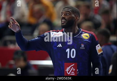 Dika Mem #10 von Frankreich gegen Kroatien EHF Herren Handball EURO 2024 Festrunde in Köln 18.01.2024 Lanxess Arena © diebilderwelt / Alamy Stock Stockfoto