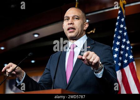Washington, Usa. Januar 2024. Hakeem Jeffries (D-NY), Anführer der Minderheit, sprach auf einer Pressekonferenz im US-Kapitol. (Foto: Michael Brochstein/SIPA USA) Credit: SIPA USA/Alamy Live News Stockfoto