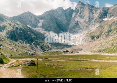 Hohe Pyrenäen mit Cirque d'Estaube im Hintergrund, Gavarnie, Frankreich. Hochwertige Fotos Stockfoto