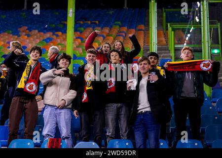 Arnheim, Niederlande. Januar 2024. ARNHEM, NIEDERLANDE - 18. JANUAR: Anhänger der AFC beim TOTO KNVB Cup Spiel zwischen Vitesse und AFC im GelreDome am 18. Januar 2024 in Arnheim, Niederlande. (Foto von Rene Nijhuis/Orange Pictures) Credit: Orange Pics BV/Alamy Live News Stockfoto