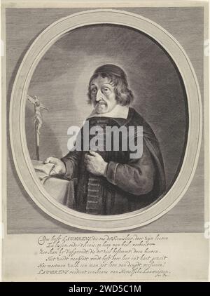 Portret Van Petrus Lawrence, Theodor Matham, 1638 - 1642 Druck Porträt von Peter Laurentius, Jesuit und Theologe in Amsterdam, an einem Tisch, auf dem ein Kruzifix steht. Nordholland Papierstich Kruzifix  persönliche Hingabe Stockfoto