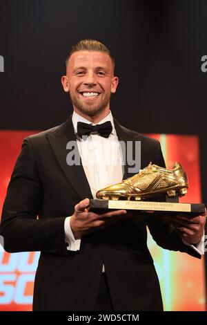 Antwerpen, Belgien. Januar 2024. Toby Alderweireld feierte nach dem Gewinn der 70. Herrenausgabe der Goldens Shoe Award Zeremonie und der 8. Frauenausgabe. Der Golden Shoe, Gouden Schoen, Soulier d'Or, ist eine Auszeichnung für den besten Fußballspieler der belgischen Jupiler Pro League Meisterschaft im Jahr 2023. Der Frauenpreis wird für die beste belgische Spielerin des Jahres 2023 verliehen. Am Donnerstag, den 18. Januar 2024, in Antwerpen, BELGIEN. (Foto: Frank Abbeloos & Stijn Audooren/Isosport) Credit: Sportpix/Alamy Live News Stockfoto