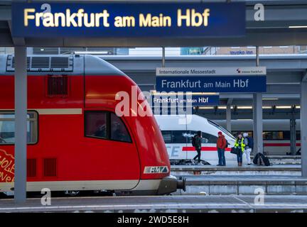 Hauptbahnhof Frankfurt am Main, Gleise, Bahnsteige, Züge, Hessen, Deutschland, HBF Frankfurt *** Frankfurt am Main Hauptbahnhof, Gleise, Bahnsteige, Züge, Hessen, Deutschland, Frankfurter Hauptbahnhof Stockfoto