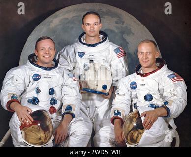 Offizielles Crew-Porträt der Apollo 11-Astronauten, (l-r) Neil A. Armstrong, Kommandant; Michael Collins, Modulpilot; Edwin E. „Buzz“ Aldrin, Pilot des Mondmoduls, NASA, 30. März 1969 Stockfoto
