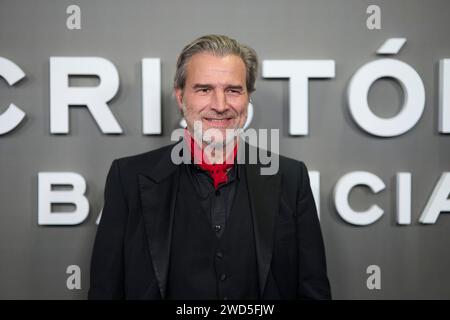 18. Januar 2024, Madrid, Spanien: ALBERTO SAN JUAN nimmt an der Premiere von „Cristobal Balenciaga“ im Callao Cinema Teil. (Kreditbild: © Jack Abuin/ZUMA Press Wire) NUR REDAKTIONELLE VERWENDUNG! Nicht für kommerzielle ZWECKE! Stockfoto