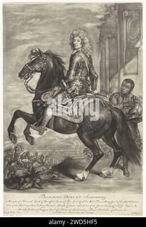 Zaumporträt von Frederick Schomberg in Harnas, Unbekannt, Gijsbert Hol (möglich), nach Gottfried Kneller, nach John Smith (Print Maker/ Verlag), 1683–1709 Druck rechts, ein ursprünglich afrikanischer Junge, vermutlich ein Sklave, hält seinen Helm. Ein Schlachtfeld im Hintergrund. Text in englischer Sprache am unteren Rand. Amsterdamer Papiersklaverei; Leibeigene und Versklavte. Historische Personen. oberbefehlshaber, General, Marshal. Rüstung. Page, Footboy. Reiterstatträt Stockfoto