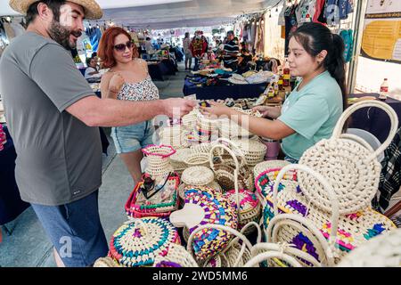 Merida Mexico, Centro Historico Central Historico Central Historico, Souvenir Store Business Shop Merchant Market Place, Verkauf Einkauf, Shopping Shopper econ Stockfoto