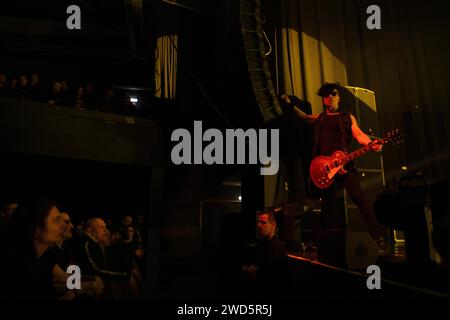 Die britische Gothic-Rock-Band The Sisters of Mercy trat live in der Columbiahalle in Berlin auf. Stockfoto