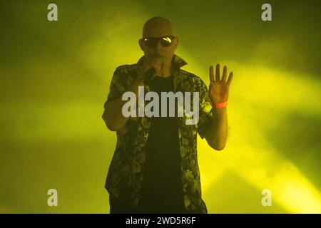 Die britische Gothic-Rock-Band The Sisters of Mercy trat live in der Columbiahalle in Berlin auf. Stockfoto