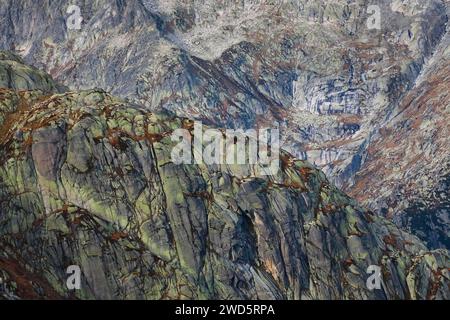 Felswände am Grimselpass, Schweizer Alpen, Bern, Schweiz Stockfoto