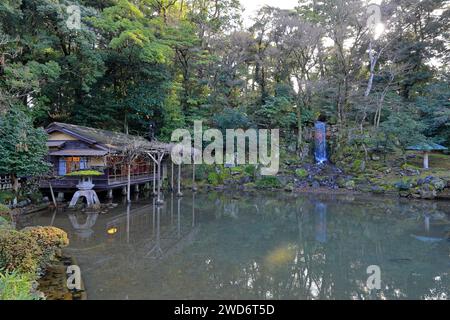 Kenroku-en in Kanazawa, Ishikawa, Japan, einer der drei großen Gärten Japans. Stockfoto