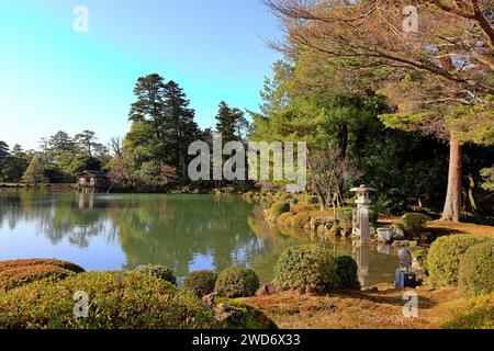 Kenroku-en in Kanazawa, Ishikawa, Japan, einer der drei großen Gärten Japans. Stockfoto