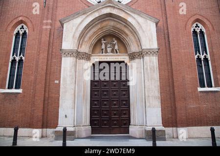 Gotische Chiesa di Santa Corona aus dem 13. Jahrhundert im historischen Zentrum von Vicenza, Provinz Vicenza, Veneto, Italien© Wojciech Strozyk / Alamy Stock Phot Stockfoto