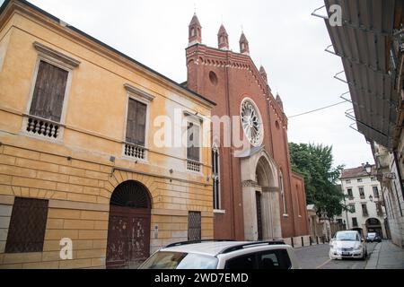 Gotische Chiesa di Santa Corona aus dem 13. Jahrhundert im historischen Zentrum von Vicenza, Provinz Vicenza, Veneto, Italien© Wojciech Strozyk / Alamy Stock Phot Stockfoto