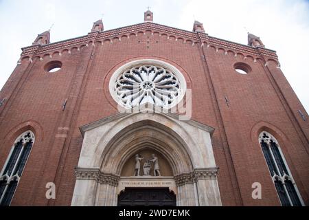 Gotische Chiesa di Santa Corona aus dem 13. Jahrhundert im historischen Zentrum von Vicenza, Provinz Vicenza, Veneto, Italien© Wojciech Strozyk / Alamy Stock Phot Stockfoto