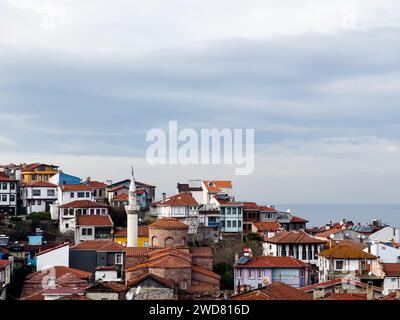 Tirilye, Bursa - 1. Januar 2024 : Blick auf Tirilye, einen der historischen und touristischen Orte von Bursa, TÜRKEI Stockfoto