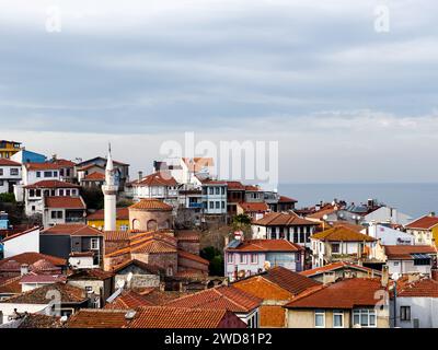 Tirilye, Bursa - 1. Januar 2024 : Blick auf Tirilye, einen der historischen und touristischen Orte von Bursa, TÜRKEI Stockfoto