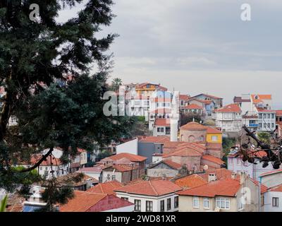 Tirilye, Bursa - 1. Januar 2024 : Blick auf Tirilye, einen der historischen und touristischen Orte von Bursa, TÜRKEI Stockfoto