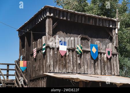 Mittelalterliche Holzkonstruktion im Schloss Penela, Coimbra, Portugal. Stockfoto