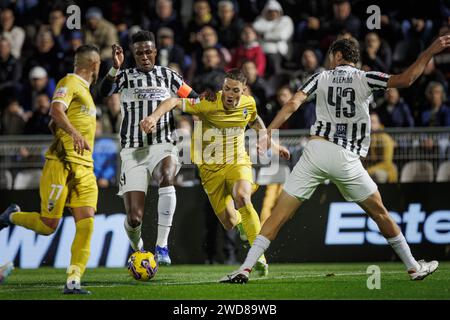 Bruno Duarte während des Spiels der Liga Portugal 23/24 zwischen Portimonense SC und SC Farense im Estadio Municipal de Portimao, Portimao, Portugal. (Maciej Rog Stockfoto