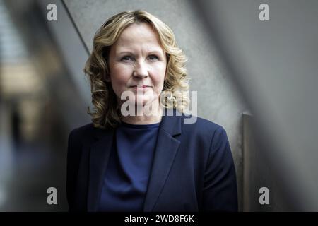 Steffi Lemke, Bundesministerin für Umwelt, Naturschutz, nukleare Sicherheit und Verbraucherschutz Buendnis 90/die Gruenen, posiert für ein Foto. Berlin, 11.01.2024. Berlin Deutschland *** Steffi Lemke, Bundesministerin für Umwelt, Naturschutz, Reaktorsicherheit und Verbraucherschutz Buendnis 90 die Gruenen, posiert für ein Foto Berlin, 11 01 2024 Berlin Deutschland Copyright: XJaninexSchmitzx Stockfoto