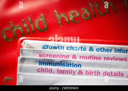 London, Großbritannien. Januar 2023. Impfungen für Kinder: Die United Kingdon Health Security Agency (UKHSA) warnte heute vor Masern-Ausbrüchen aufgrund der niedrigen Immunisierungsraten in den letzten Jahren. Nur 85% der Kinder beginnen mit zwei Dosen MMR-Impfstoff in die Schule, während eine Rate von 95% für die Herdenimmunität erforderlich ist. Quelle: Anna Watson/Alamy Live News Stockfoto