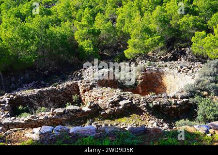 Eine Erzanreicherungszisterne in der antiken griechischen Silbermine, Werkstatteinrichtungen in Lavrio, Attika, Griechenland Stockfoto