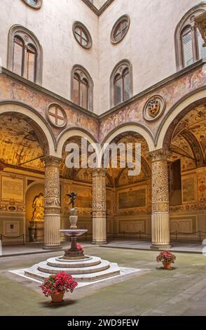 Blick auf den Palazzo Vecchio an der Piazza della Signoria in Florenz (Florenz). Italien Stockfoto