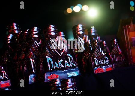 Yanbu, Arabie Saoudite. Januar 2024. Trophäen beim Finalpodium der Dakar 2024 am 19. Januar 2024 in Yanbu, Saudi-Arabien - Foto Julien Delfosse/DPPI Credit: DPPI Media/Alamy Live News Stockfoto