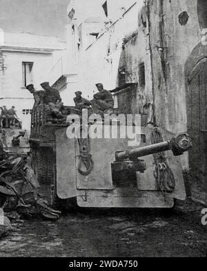 Schwere alliierte Feldgeschütze in Neapel am 29. September 1943 nach Landungen am Strand Salerno während der Invasion Italiens im Zweiten Weltkrieg. Stockfoto