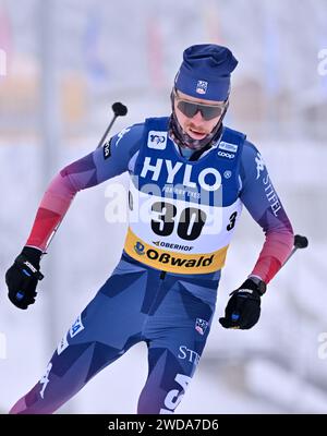 Oberhof, Deutschland. Januar 2024. Ben Ogden aus den USA bei der Cross-Country-Weltmeisterschaft in der klassischen Sprint-Disziplin. Quelle: Martin Schutt/dpa/Alamy Live News Stockfoto