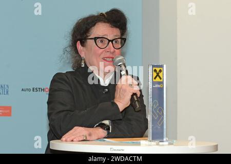 Pressekonferenz zur Eröffnung der Kulturhauptstadt Europas 2024, Bad Ischl, in der Trinkhalle Bad Ischl, am 18.01.2024. Das Bild zeigt die Künstlerische Geschäftsführerin der Kulturhauptstadt Bad Ischl Salzkammergut 2024 GmbH, Elisabeth Schweeger 2023 - Pressekonferenz zur Eröffnung der Kulturhauptstadt Europas 2024, Bad Ischl, in der Trinkhalle Bad Ischl, am 18.01.2024. *** Pressekonferenz zur Eröffnung der Kulturhauptstadt Europas 2024, Bad Ischl, in der Trinkhalle Bad Ischl, am 18 01 2024 das Bild zeigt den künstlerischen Leiter der Kulturhauptstadt Europas Bad Ischl Salzkamme Stockfoto